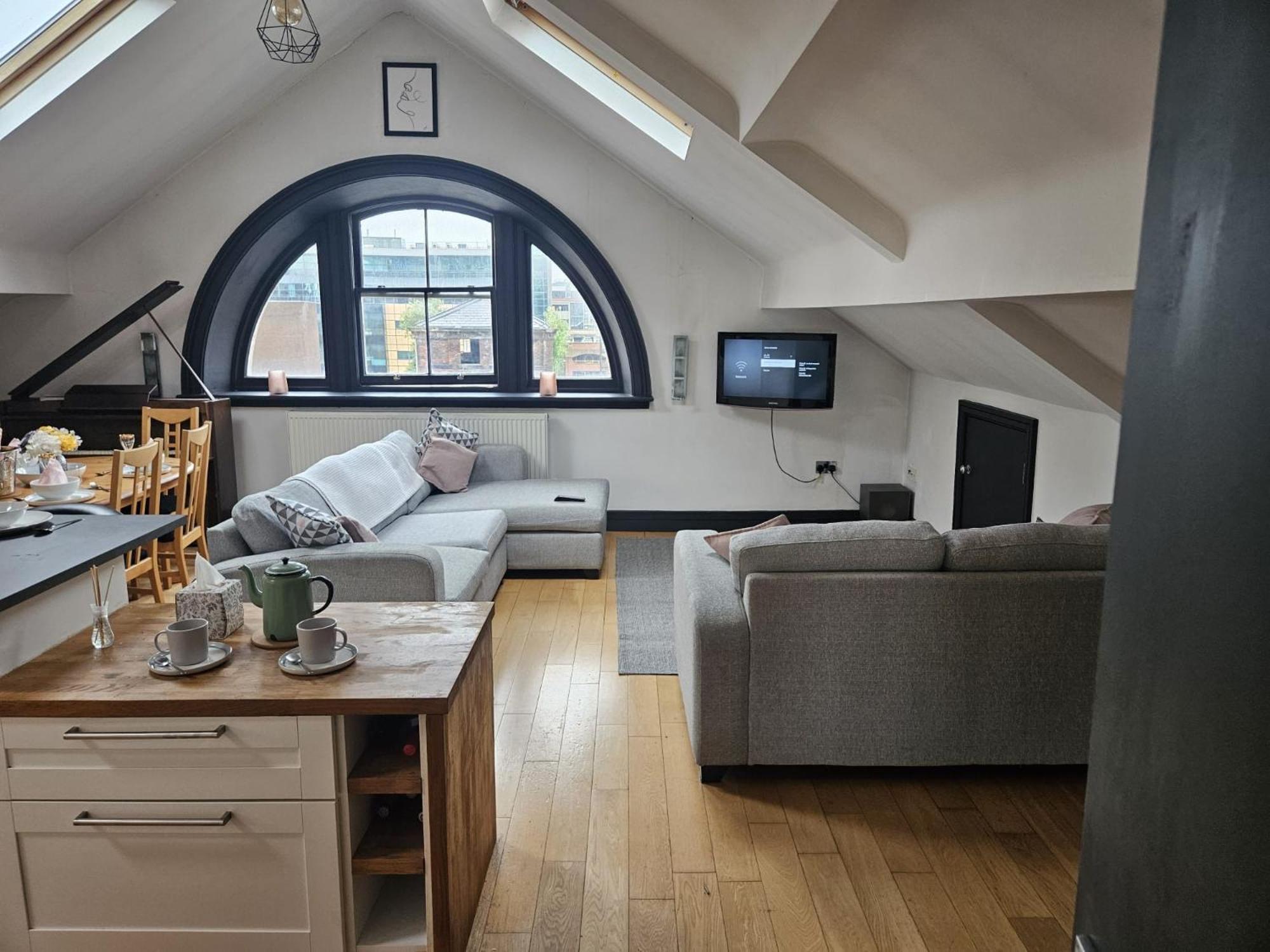 2 Bedroom City Centre Penthouse Loft Apartment ليفربول المظهر الخارجي الصورة